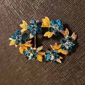 Blue Rhinestone Floral Pendant/Brooch